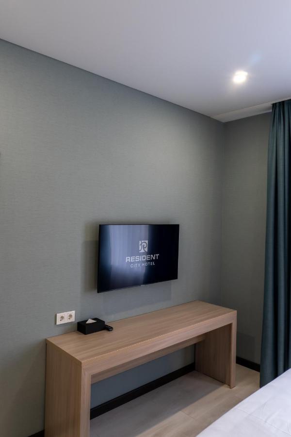 Resident Hotel Kazybek Bi Almaty Exterior foto
